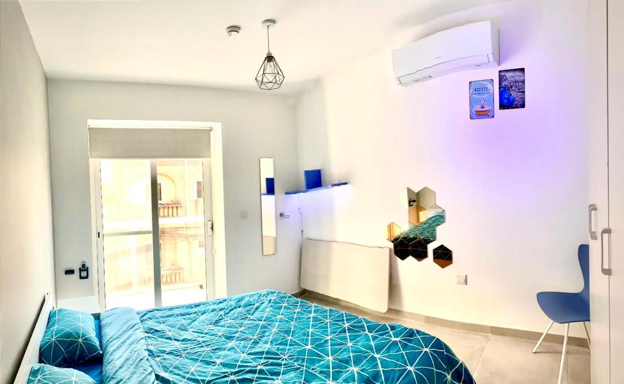 Central- Private En-Suite With Balcony In Shared Residence Pietà Exterior foto